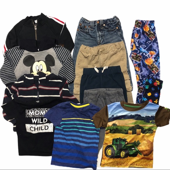 Boy’s 2T Clothes Bundle - Picture 2 of 16
